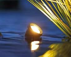 LunAqua Classic LED Uniwersalny reflektor do zastosowania nad i pod wodą Podwodny reflektor LED zapewnia przyjemny akcent świetlny w kolorze