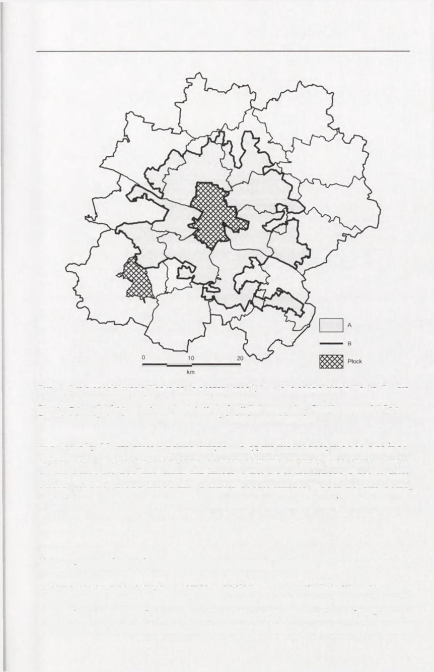 25 Rye. 6. Strefa oddziaływania Płocka na tle obszaru badań A - strefa oddziaływania Płocka, B - granice administracyjne gmin. Źródło: opracowanie własne.