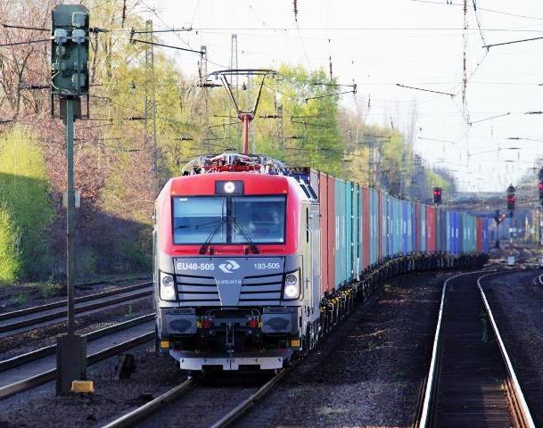 PKP CARGO planuje inwestycje w tabor kolejowy do realizacji przewozów Nowym Jedwabnym Szlakiem Nowe lokomotywy wielosystemowe We wrześniu 2015 PKP Cargo zakupiło 15 nowych lokomotyw