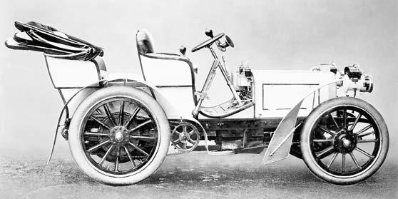1900 Pierwszy nowoczesny samochód Mercedes 35 HP Pojazd stworzony przez króla konstruktorów Wilhelma Maybacha zakończył erę zmotoryzowanych powozów.