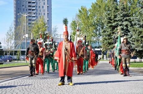 Na przestrzeni lat podjęto wysiłki mające na celu wierne odtworzenie dawnej tradycji.