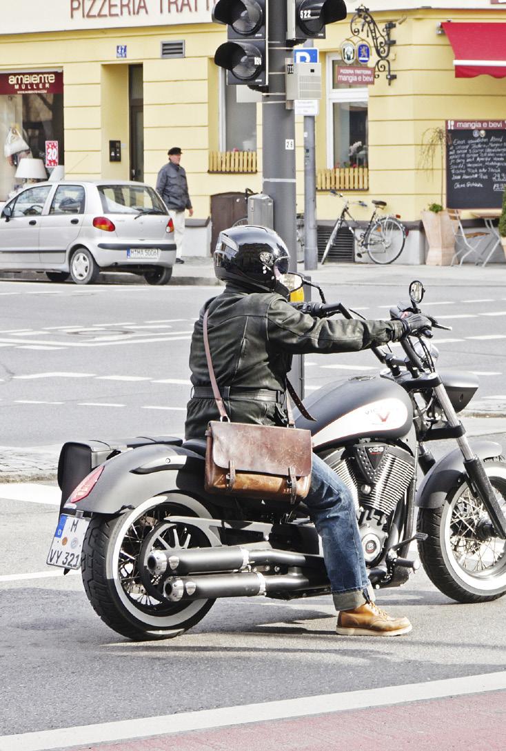 Bądź widoczny na Jadąc, utrzymuj pozycję zapewniającą, że jesteś