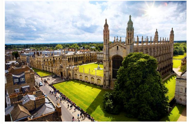 York, północna Anglia Jednym z ciekawszych miejsc w Anglii, jest miasto York w hrabstwie Yorkshire, u zbiegu rzek Ouse i Foss, znane głównie z bogatej historii. Powstało ponad 2 tys.