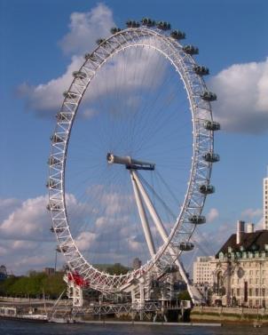 London Eye - jest jednym z wielu londyńskich przedsięwzięć mających na celu uczczenie koniec XX wieku - Millenium.