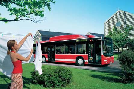 Korzyść dla klientów Zalety autobusu MAN z silnikiem na gaz ziemny Innowacyjne konstrukcje silnikowe pracujące w oparciu o zasadę Otto gwarantują niskie emisje hałasu i ekonomiczne zużycie paliwa.