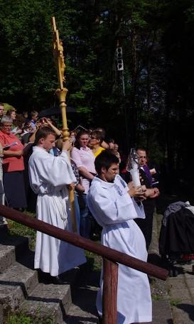 Współpracuje z.