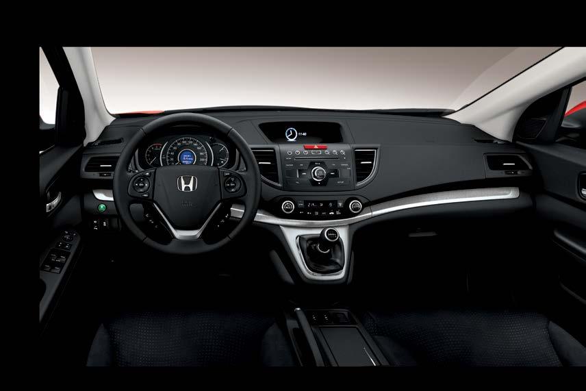 fotela kierowcy i pasażera Automatyczna dwustrefowa klimatyzacja Inteligentny wyświetlacz wielofunkcyjny i-mid Kamera cofania Bezprzewodowy system obsługi telefonu Bluetooth HFT* System audio premium