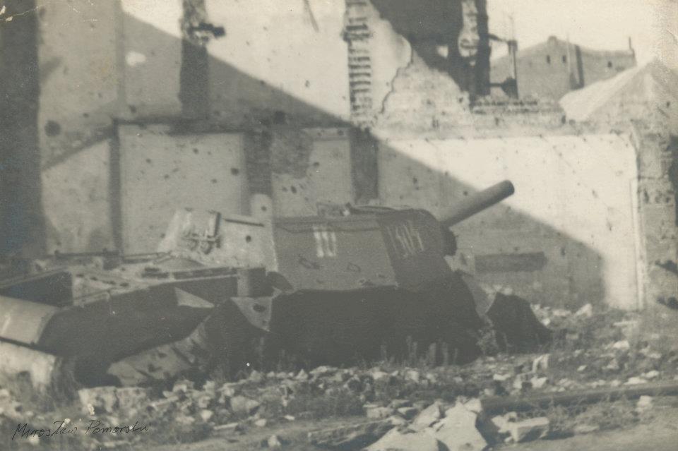 7 lutego radzieckiego czołgu (prawdopodobnie chodzi o działo pancerne ISU- 152) oraz wysadzenie w powietrze dwa dni później resztek mostu chwaliszewskiego, Fhj-Uffz Jasper awansowany został rozkazem