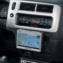 Dlatego firma Mitsubishi oferuje nowoczesny system nawigacyjny wyposażony w duży, wielofunkcyjny, kolorowy wyświetlacz.