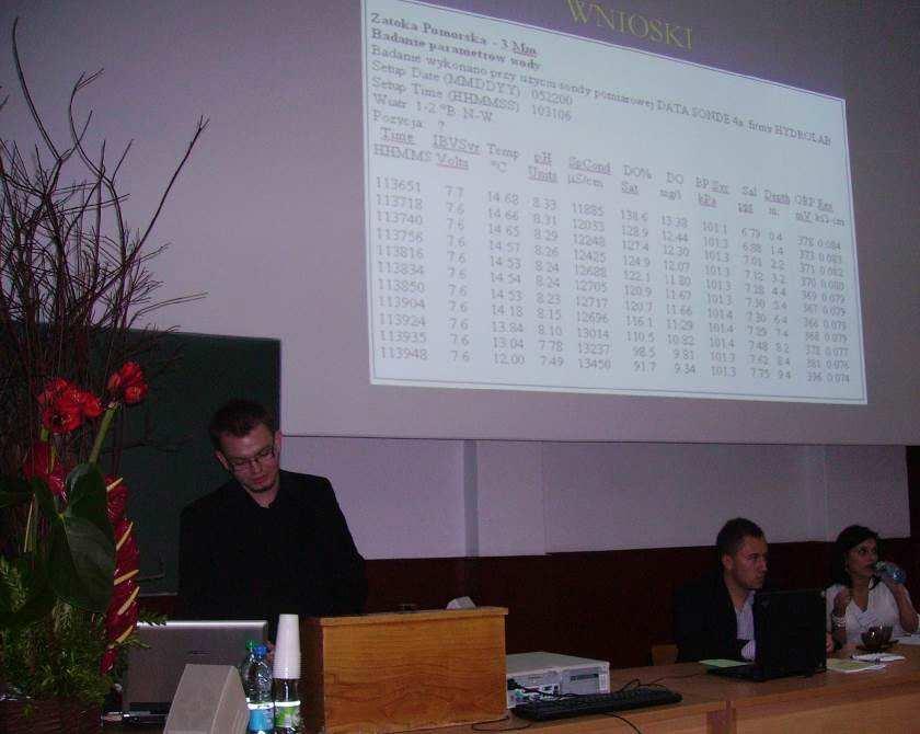 Polish Hyperbaric Research Rys. 8. SKN ABYSAL - Prezentacja wyników badań na V Naukowej Sesji Studenckich Kół Naukowych ZUT w Szczecinie, grudzień 2013 r.