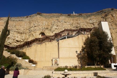 Dzień 4 poniedziałek 8.00 śniadanie. Panagia Chrysospiliotissa skalana cerkiew z cudowną ikoną Bogarodzicy ze Złotej Jaskini. Agios Ieraklidos monaster w cześć św.