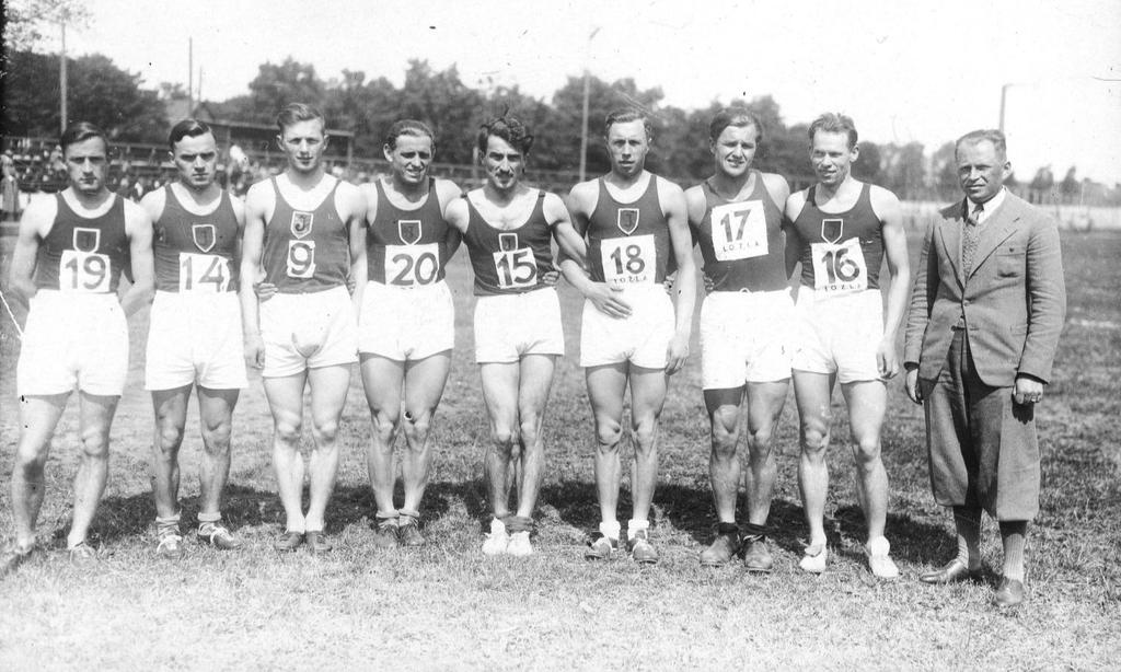 Kazimierz Kucharski w ostatnim swoim roku startów w barwach Jagiellonii 1935, odniósł szereg