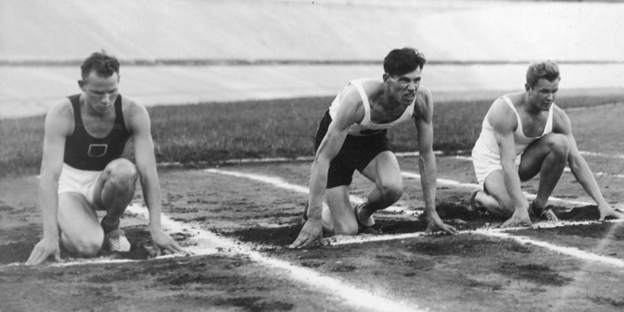 Start do biegu na 100 metrów w ramach MP w dziesięcioboju- 1933.