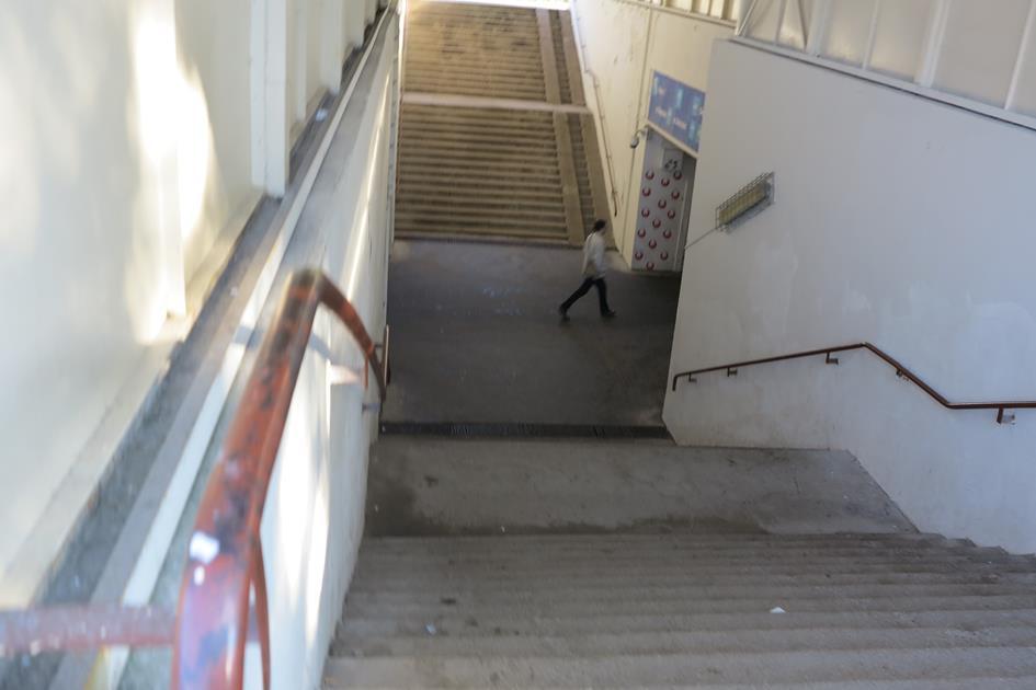 Rys. 4.4 Widok na schody prowadzące do tunelu 4.1.