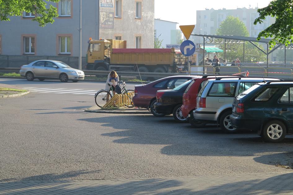 4.2 Ruch rowerowy 4.2.1 Dostępność infrastruktury KONCEPCJA TRANSPORTOWEGO WĘZŁA INTEGRACYJNEGO W REDZIE W badanym obszarze nie występuje infrastruktura przeznaczona dla ruchu rowerowego z wyjątkiem