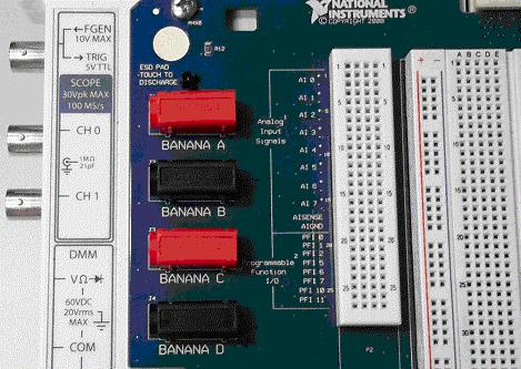 Panel Function Generator umożliwia dołączenie do płyty montażowej generatora wirtualnego FGEN. Gniazda sygnałowe generatora znajdują się w rzędzie 33.