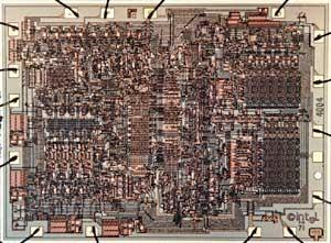 Historia mikroprocesorów (2) 1970 - F14 CADC (Central Air Data Computer) mikroprocesor zaprojektowany przez Steve'a Gellera i Raya Holta na potrzeby armii