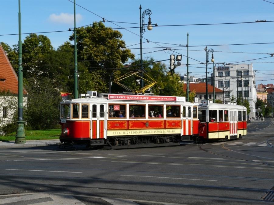 Zabytkowa Linia Tramwajowa Czy warto jechać do Pragi? Powiem tylko tyle, że ja już planuję kolejną podróż, tak mi się to miasto spodobało.