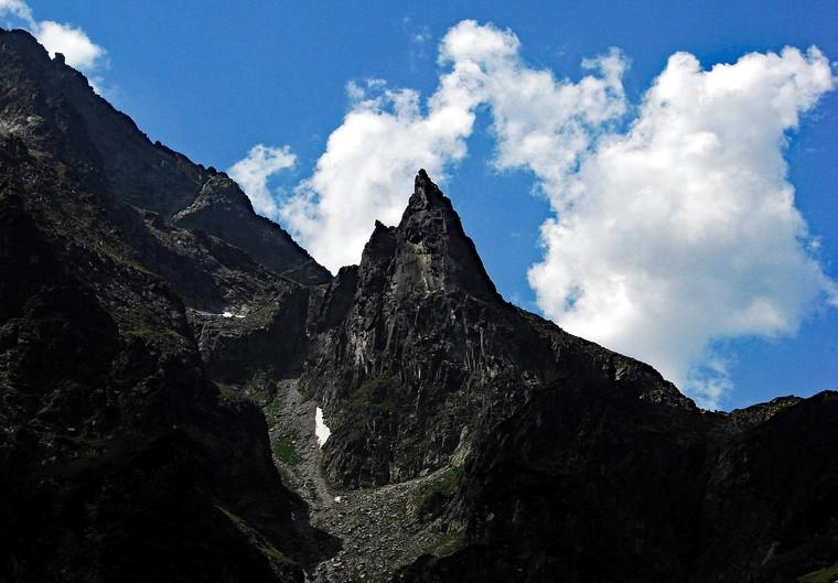 zdjęcia od lewej: Mnich / Morskie Oko, powyżej niecka Czarnego Stawu pod Rysami, oraz same