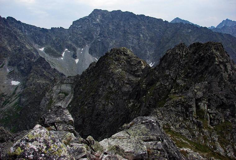 Należy tu zachować czujność, szczególnie gdy znaleźliśmy się w tym miejscu przy niekorzystnych warunkach