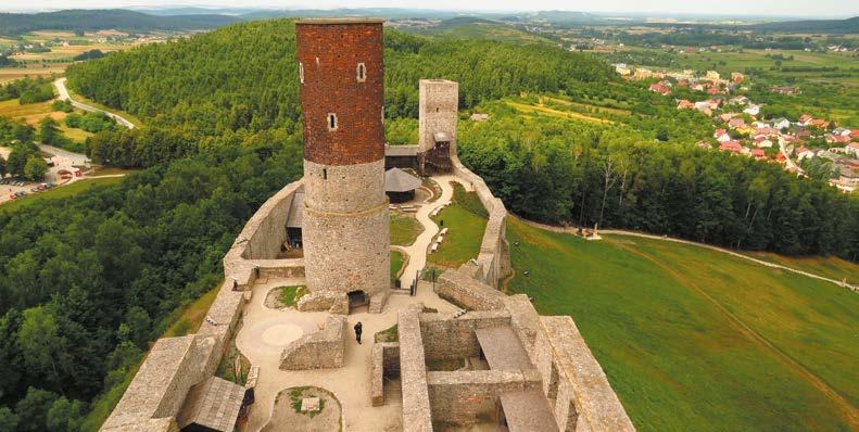 Jest miejscem, gdzie możemy zwiedzać i podziwiać wiele zabytkowych zabudowań architektury drewnianej. Il arco Etnografico della Tokarnia venne fondato nel 1976.