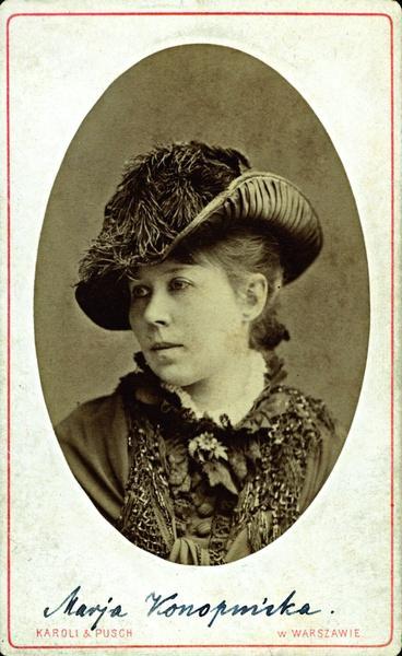Urodziła się 23 maja 1842 w Suwałkach, jako drugie dziecko Scholastyki z Turskich i Józefa Wasiłowskiego.