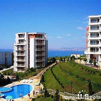 APARTAMENT DWUPOKOJOWY 68 M2 W KOMPLEKSIE 100 M OD PLAŻY Z PANORAMICZNYM WIDOKIEM NA MORZE ZA