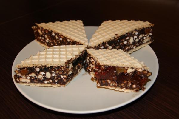 17. Ciasto nugatowe Andrut przekładane masą czekoladową z herbatnikami