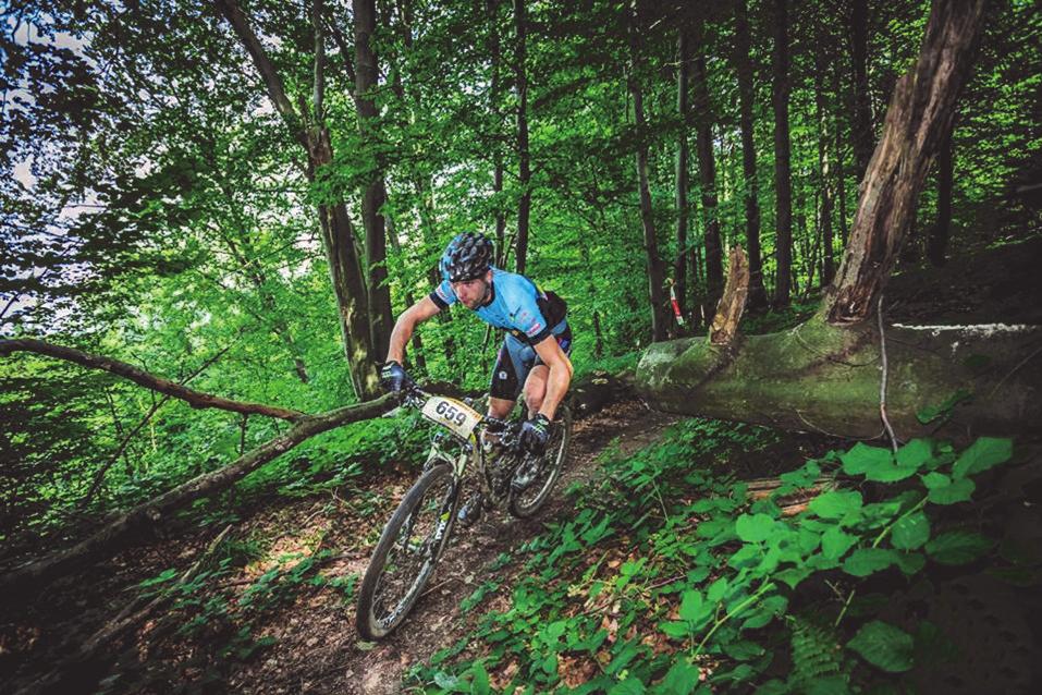 Z Krzemionki zjazd lasem 1,5 km, dojeżdżacie do asfaltu i jedziecie nim przez prawie 5 km po drodze mijając zabytkową cerkiew w Chyrowej, oraz przejeżdżając przez kilka płytkich strumieni (tutaj