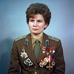 Pierwsza kobieta Pierwszą kobietą w kosmosie była rosyjska Valentina Vladimirovna Tereshkova.