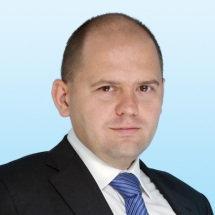 com Maciej Cieliczko Associate Director