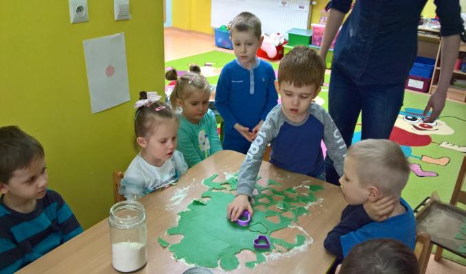 Zgodnie z tematyką Wielkanocy, przedmiotem zainteresowań dziewczynek było