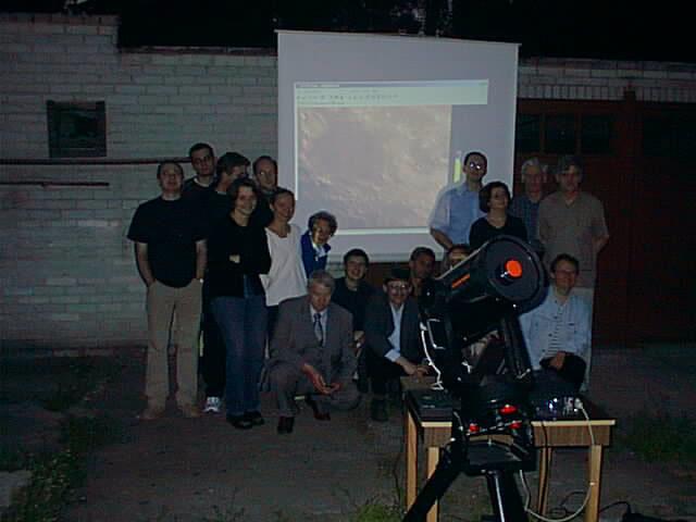 Pokaz tradycyjny: Pokazy z kamerą kolejka do teleskopu gdzie ten obiekt jest na
