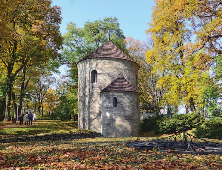 Jezusowy. Tuż obok Muzeum Śląska Cieszyńskiego mieści się Park Pokoju, którego nazwa pochodzi od zawartego w Cieszynie w 1779 r. pokoju pomiędzy Prusami a Austrią.