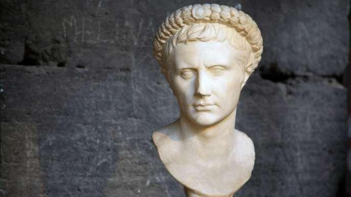 POCZĄTKI CESARSTWA Oktawian, któremu senat w 27 p.n.e. nadał tytuł August (boski), stał się pierwszym imperatorem rzymskim, przy zachowaniu wszelkich pozorów ciągłości republiki.