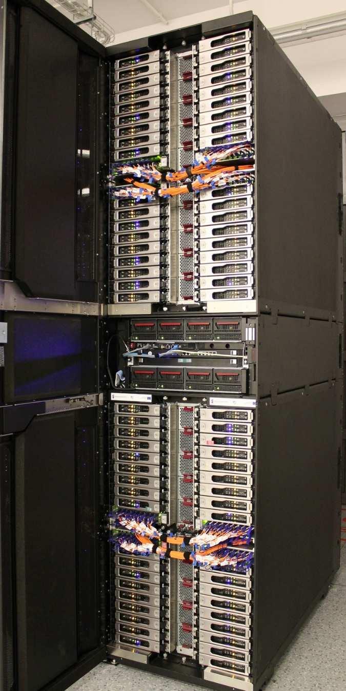 PLGridw zastosowaniach inżynieryjnych Testy HP Apollo 8000 2,35 PFLOPS (59na Top500 XI 2016) ci Abaqus na superkomputerze Prometheus 2232 węzłów, 2x Intel Haswell E5-2680v3 2,5 GHz, 12 rdzeni w tym