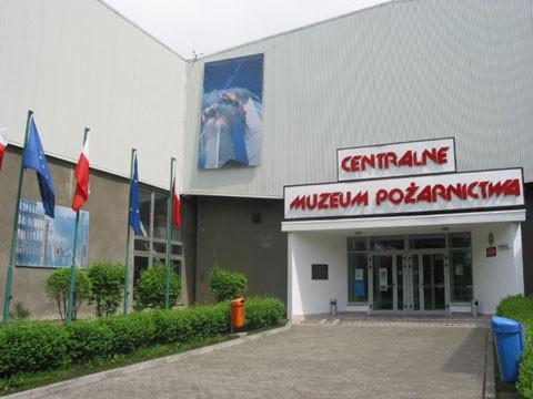 CENTRALNE MUZEUM POŻARNICTWA (MYSŁOWICE) Pomysł utworzenia muzeum gromadzącego i prezentującego historię polskiego pożarnictwa, pojawił się już na początku ubiegłego stulecia.