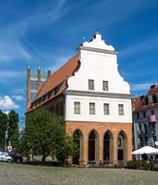 37 38 MUZEUM HISTORII SZCZECINA ODDZIAŁ MUZEUM NARODOWEGO W SZCZECINIE Ratusz Staromiejski ul. Ks. Mściwoja II 8 tel.