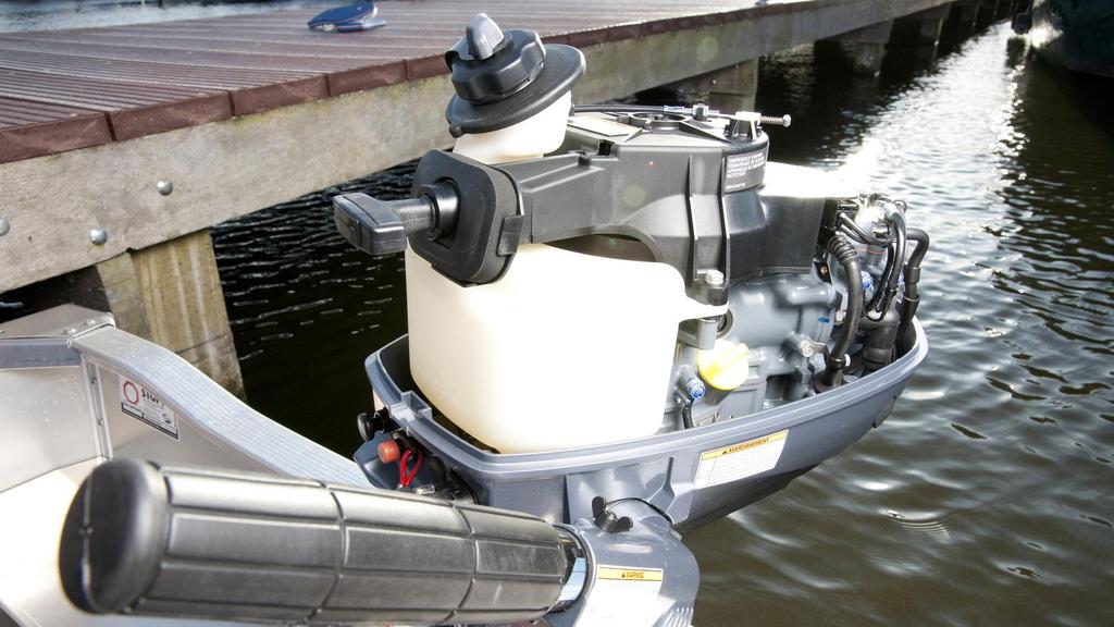 Układ zapłonowy Układy zapłonowe firmy Yamaha są zbudowane z solidnych komponentów, dzięki czemu Twój relaks może zacząć się zaraz po wejściu na łódź.