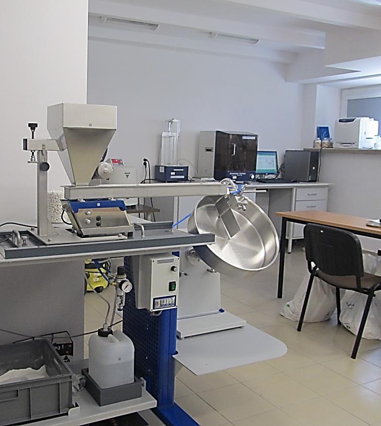 Wydziałowe laboratoria technologii farmaceutycznej i aparatura Kompletna linia do talerzowej granulacji MP metodą ciągłą GUNT Pan-type Granulator Metoda