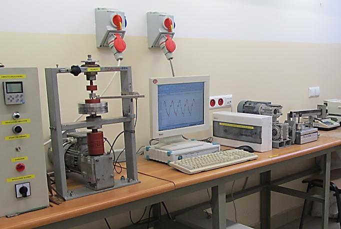 Wydziałowe laboratoria technologii farmaceutycznej i aparatura Badanie zdolności do przetwarzania MP stosowanych w procesach przemysłu farmaceutycznego Aparat bezpośredniego