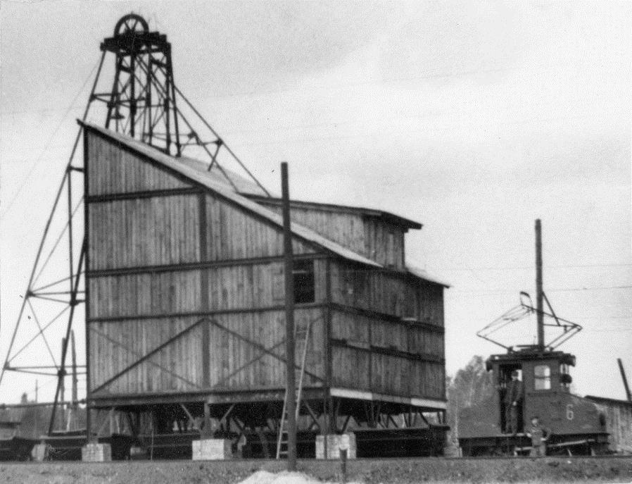Rozdział 3 Fot. 3.10. Wieża szybu XXIII kopalni Henryk w latach 60. XX wieku (fot.