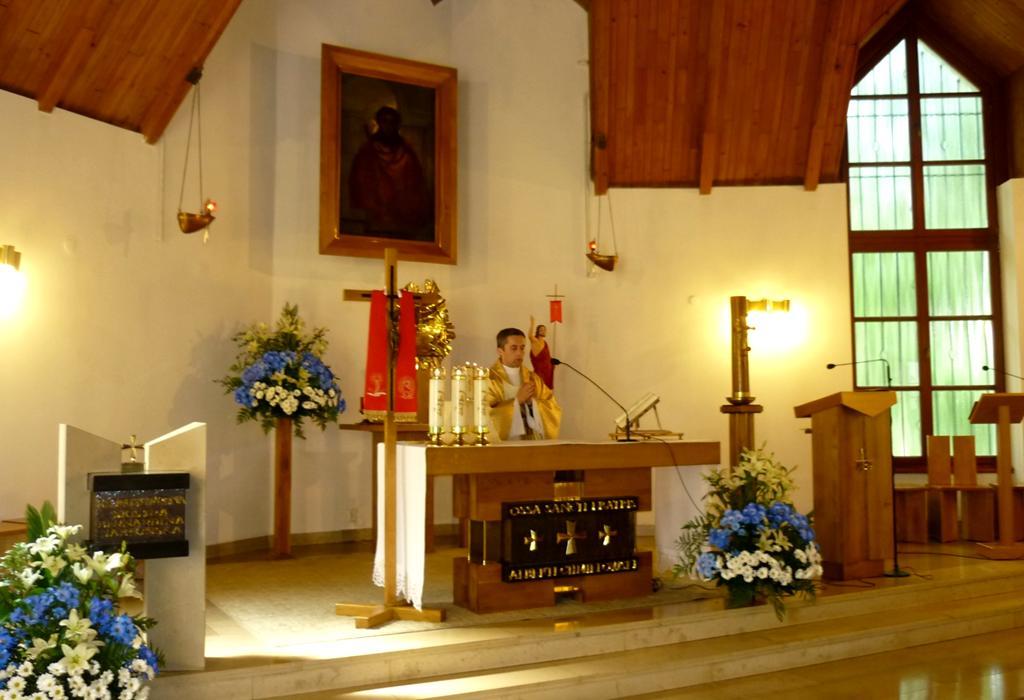 Zgromadzenie Sióstr Albertynek Posługujących Ubogim (ZSAPU) - zgromadzenie zakonne, habitowe.