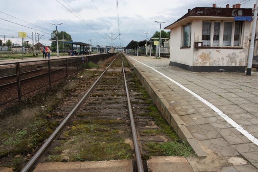 4.2 CHARAKTERYSTYKA PRZEDSIĘWZIĘCIA W STANIE ISTNIEJĄCYM I PROJEKTOWANYM ORAZ WARUNKI UŻYTKOWANIA TERENU W FAZIE REALIZACJI I EKSPLOATACJI W WARIANTACH 1 I 2 4.2.1 OPIS STANU ISTNIEJĄCEGO Obecnie