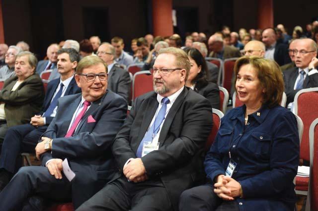 wykonawstwie konstrukcji. Tegoroczne Warsztaty otworzył wykład przewodniczącego PZITB Ryszarda Trykosko pt. Tunel pod Martwą Wisłą w Gdańsku. Zarządzanie projektem.