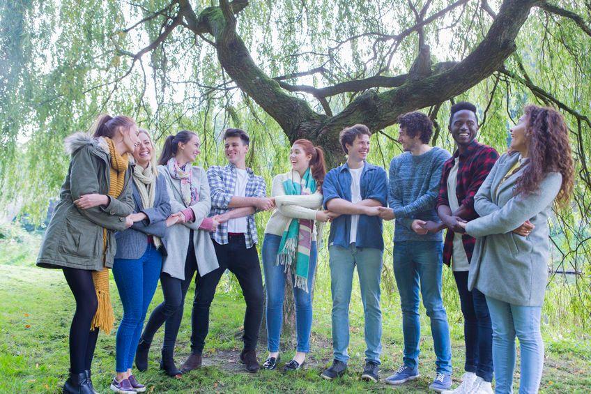 Zespół NativesWorld Native speakerzy Zajęcia w NativesWorld są prowadzone przez native speakerów z krajów takich jak np. Anglia, Irlandia, Stany Zjednoczone lub Kanada.