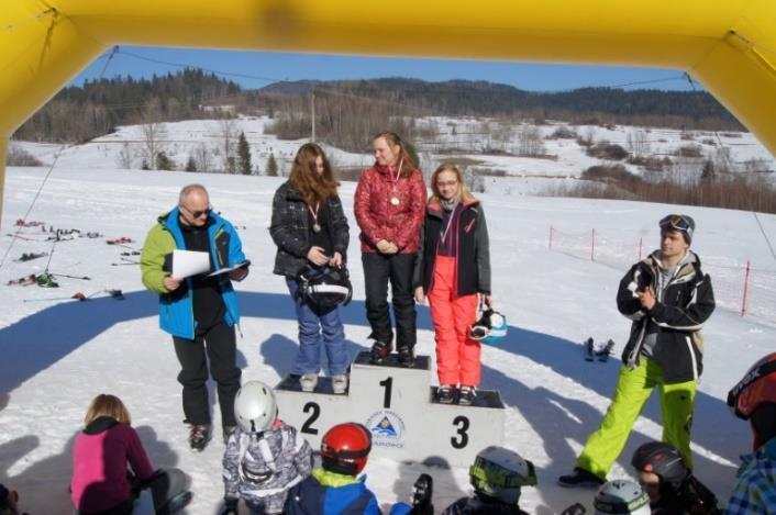 ZAWODY SPORTOWE XVI Krakowski Turniej Halowej Piłki Nożnej Szkół Niepublicznych, reprezentacja naszej szkoły - zajęła II miejsce.