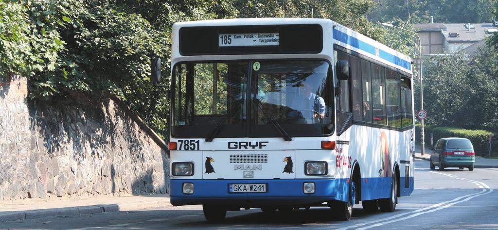 Transport miejski i regionalny 04 2014 Fot. 2. Midibus MAN NM192, PA Gryf, Sopot, ul.