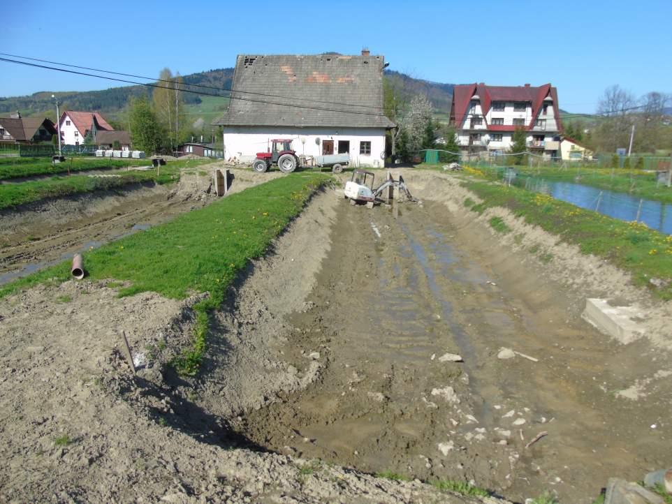 wodnoprawnego na pobór wody na potrzeby ośrodka zarybieniowego w Łopusznej trwa postępowanie wodnoprawne Wykopana została kolejna studnia głębinowa 2.