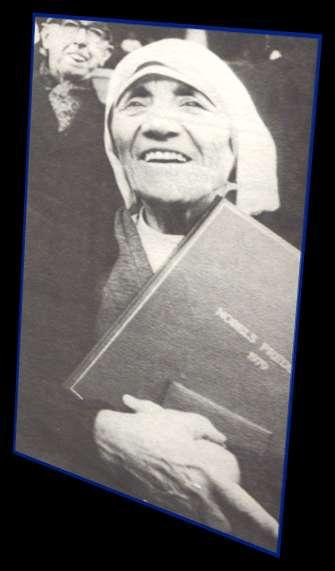 N A G R O D A I W Y R Ó Ż N I E N I A Matka Teresa była laureatką kilkudziesięciu nagród krajowych i międzynarodowych. W 1979 r.